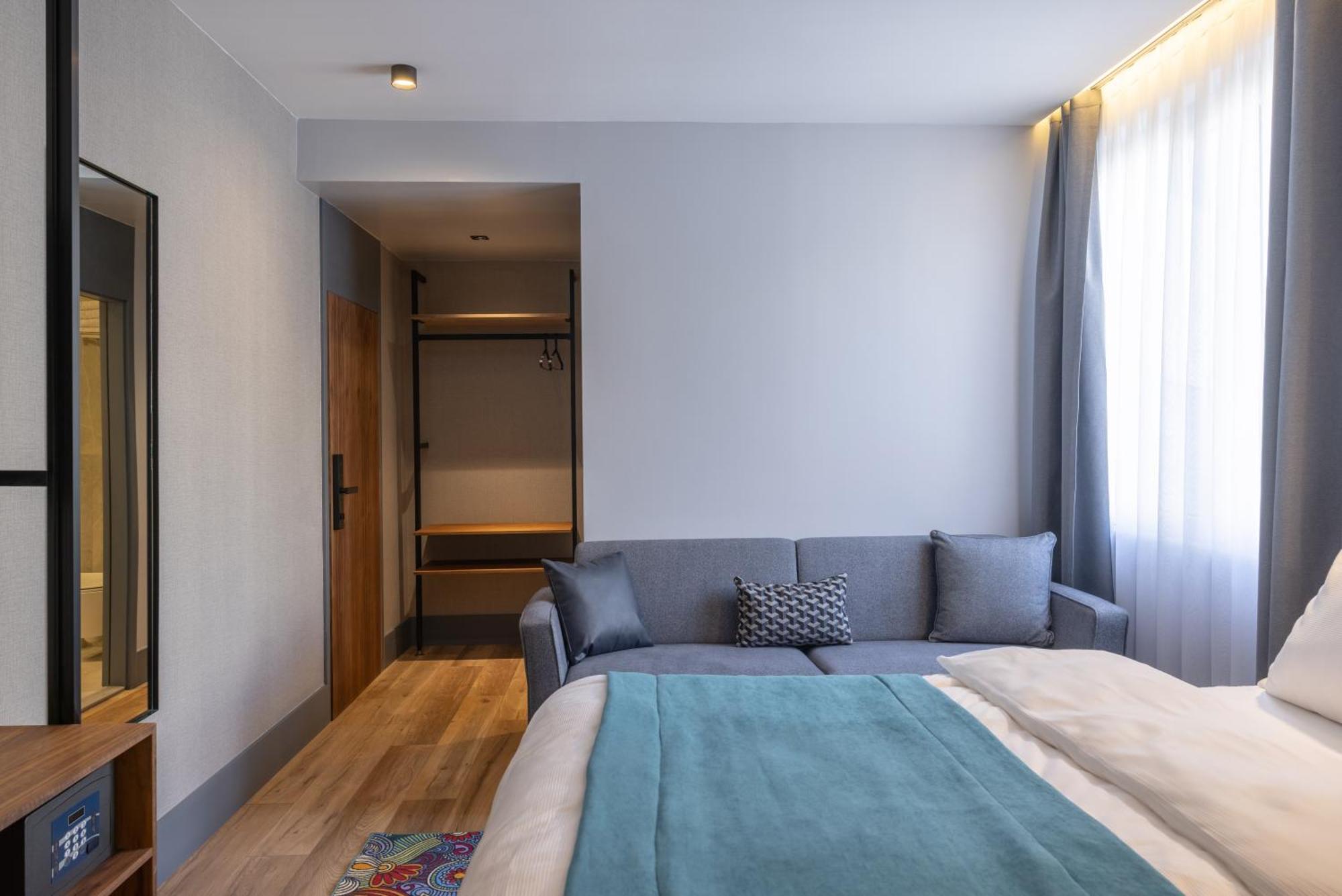 Hotel Square By Margo Priştine Dış mekan fotoğraf